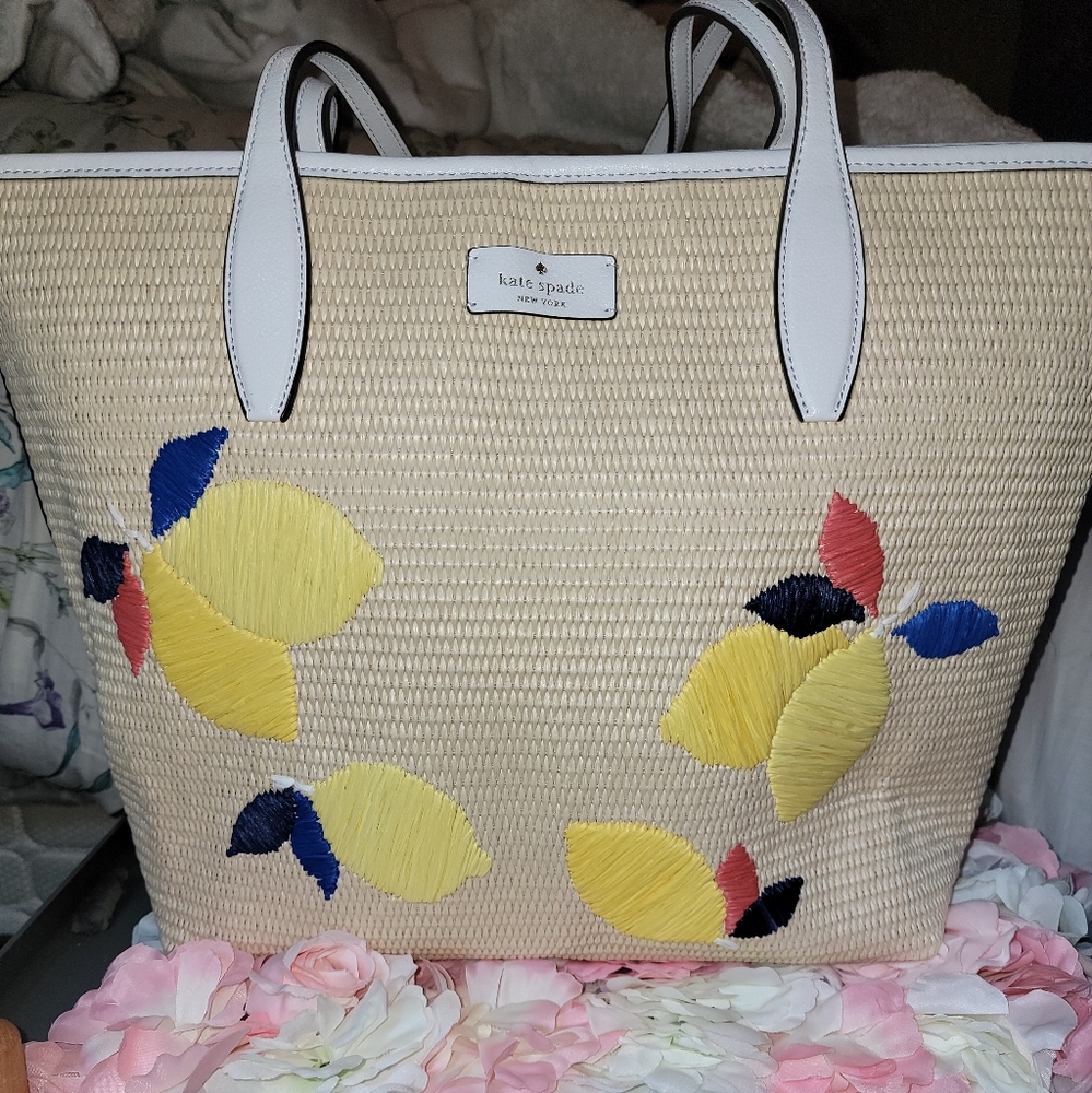 💥NWOT💥KATE SPADE 💥                 ASH LEMON ZEST STRAW* LARGE TOTE